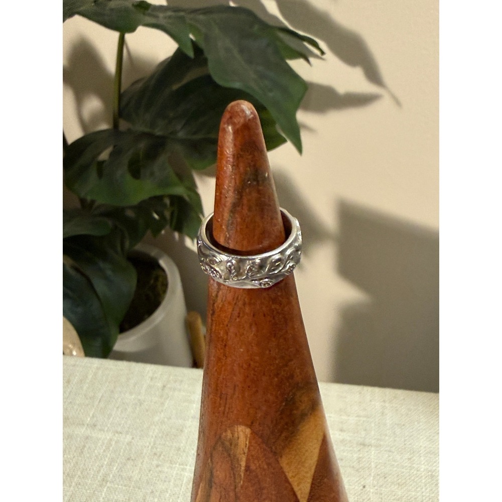 stainless botanical ring Embossed Vine and Leaf Wide Band Ring‎ Gold Accents 6